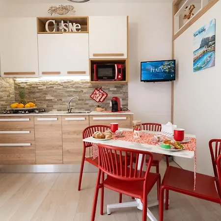 Mare E Terra Fronte Mare Apartment *